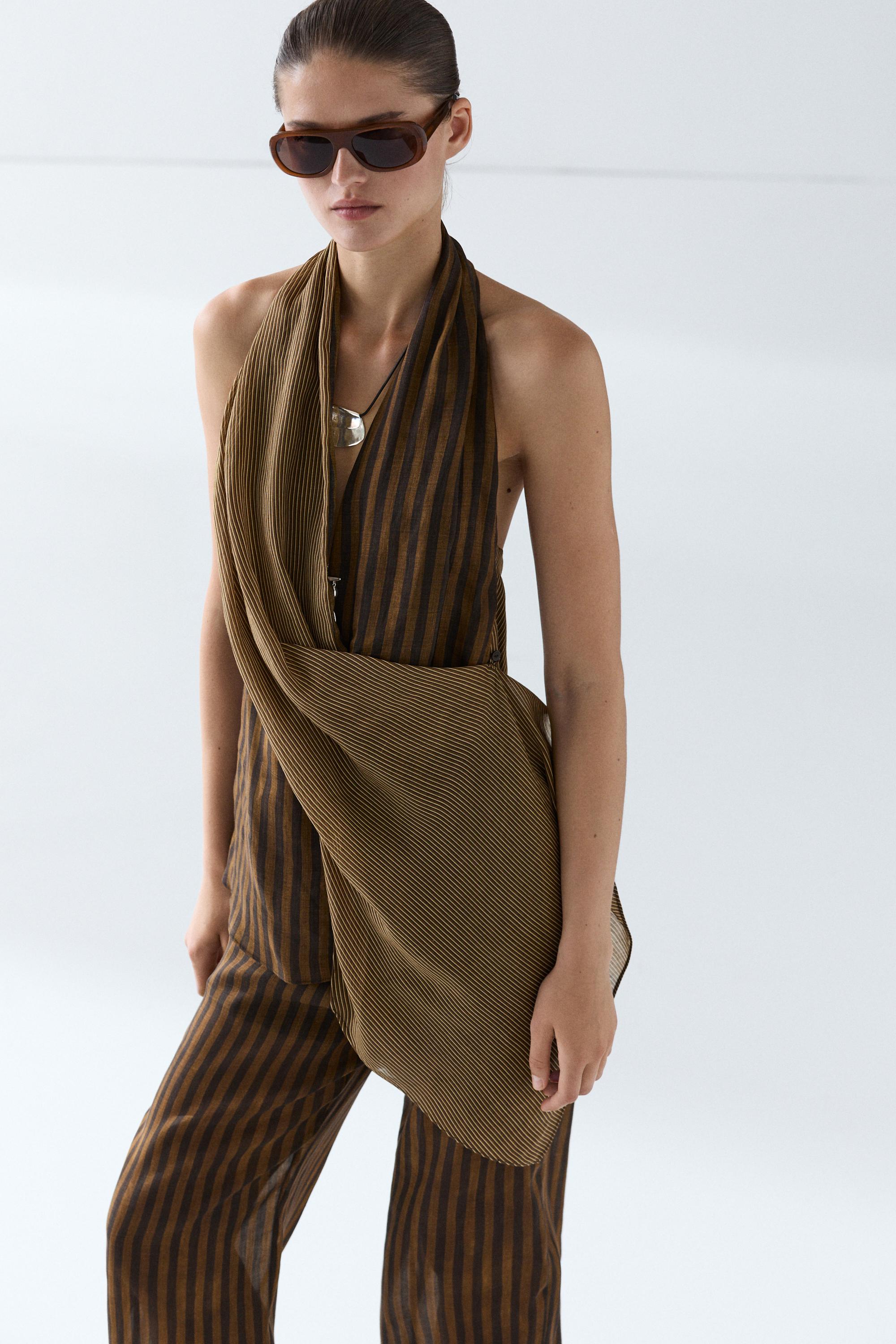 Flowing striped halter top total look